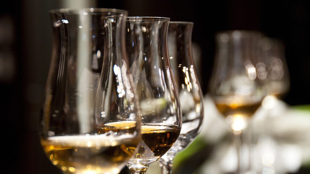 wine-glasses-1246240 wine-glasses-1246240